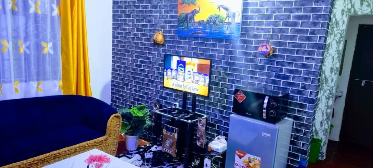 Zuri Airbnb - Housity