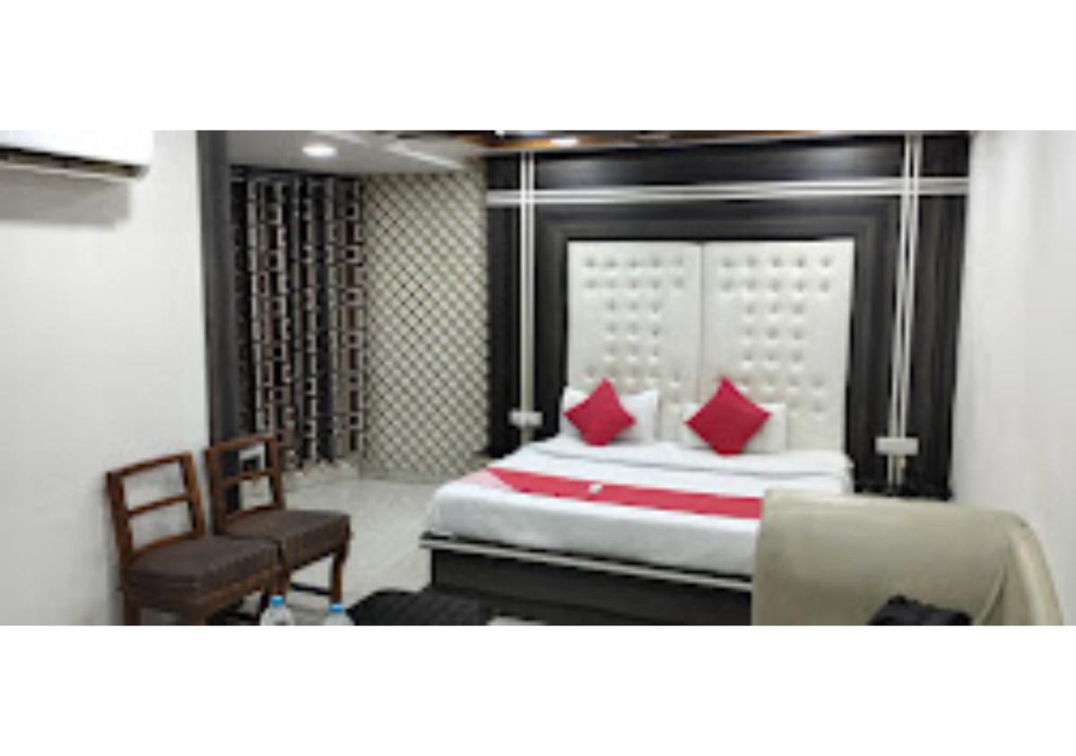 Sagar Hotel Om Palace Madhya Pradesh - Housity