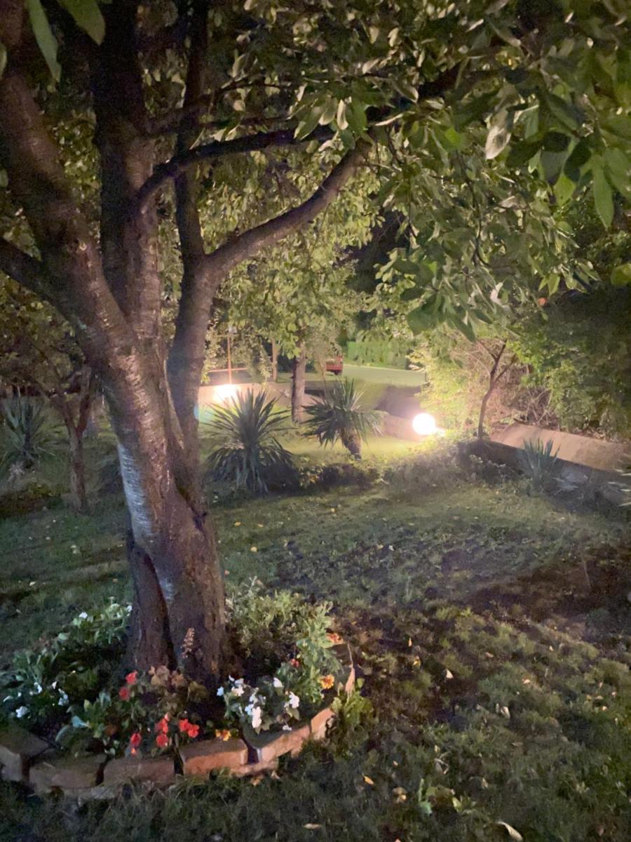 Broj jedan - Housity