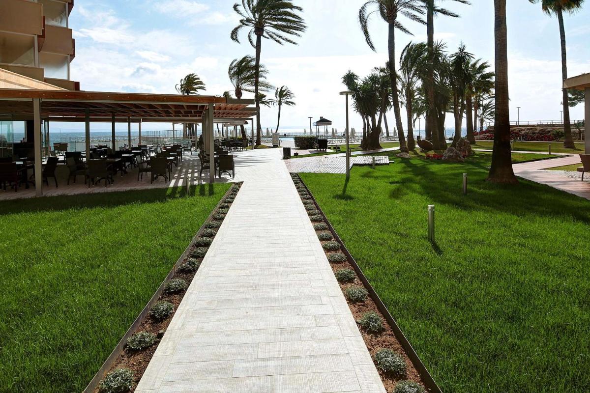Jardín al aire libre en Palace Bonanza Playa Resort & SPA by Olivia Hotels Collection