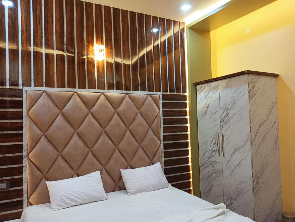 Hotel Ashok Vihar - Housity