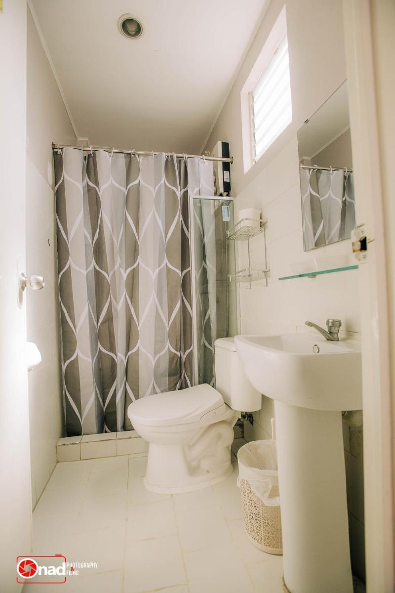 Ashley and Bill's Suites 'N Garden Hotel and Vacation Homes - Housity