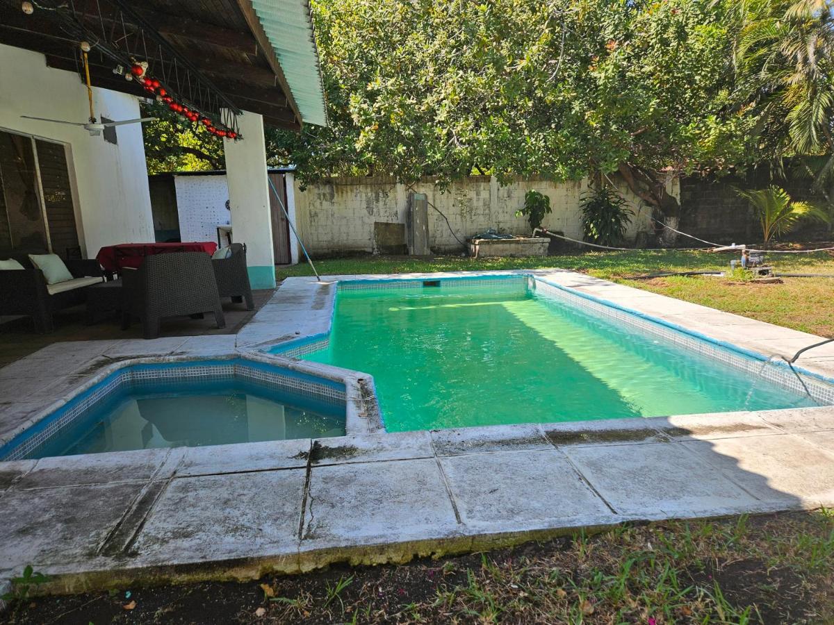 CHALET EN PUERTO VIEJO IZTAPA - Housity