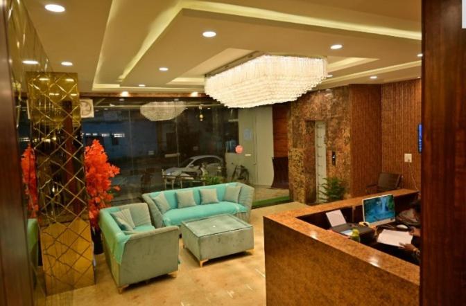 Hotel Raghuveer Inn By BookingCare - Housity