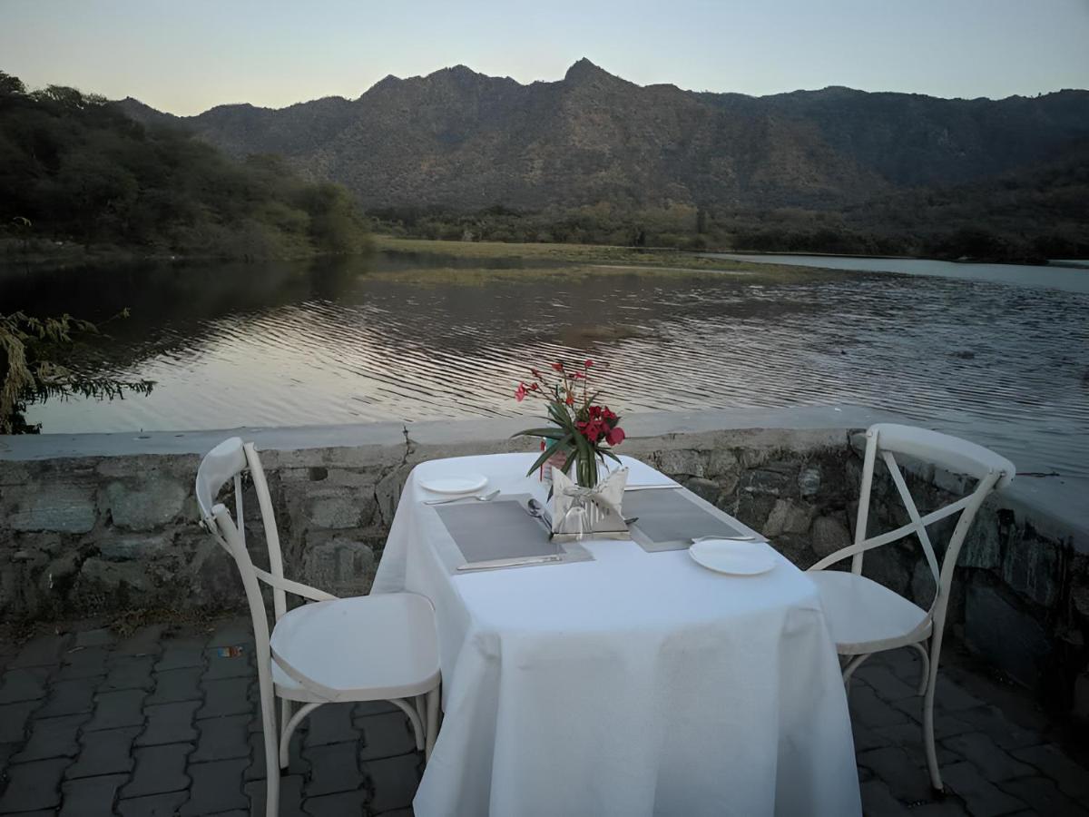 Shivika Lake Hotel Ranakpur - Housity