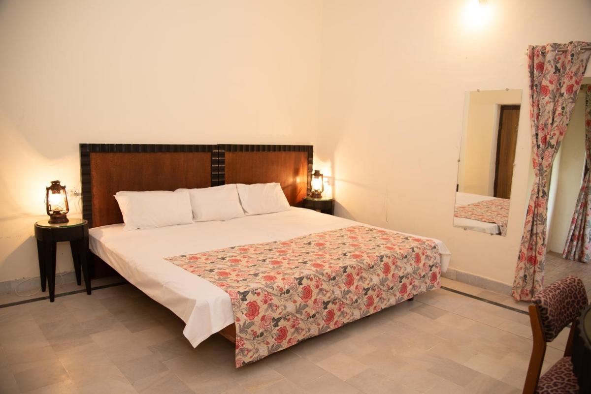 Shivika Lake Hotel Ranakpur - Housity