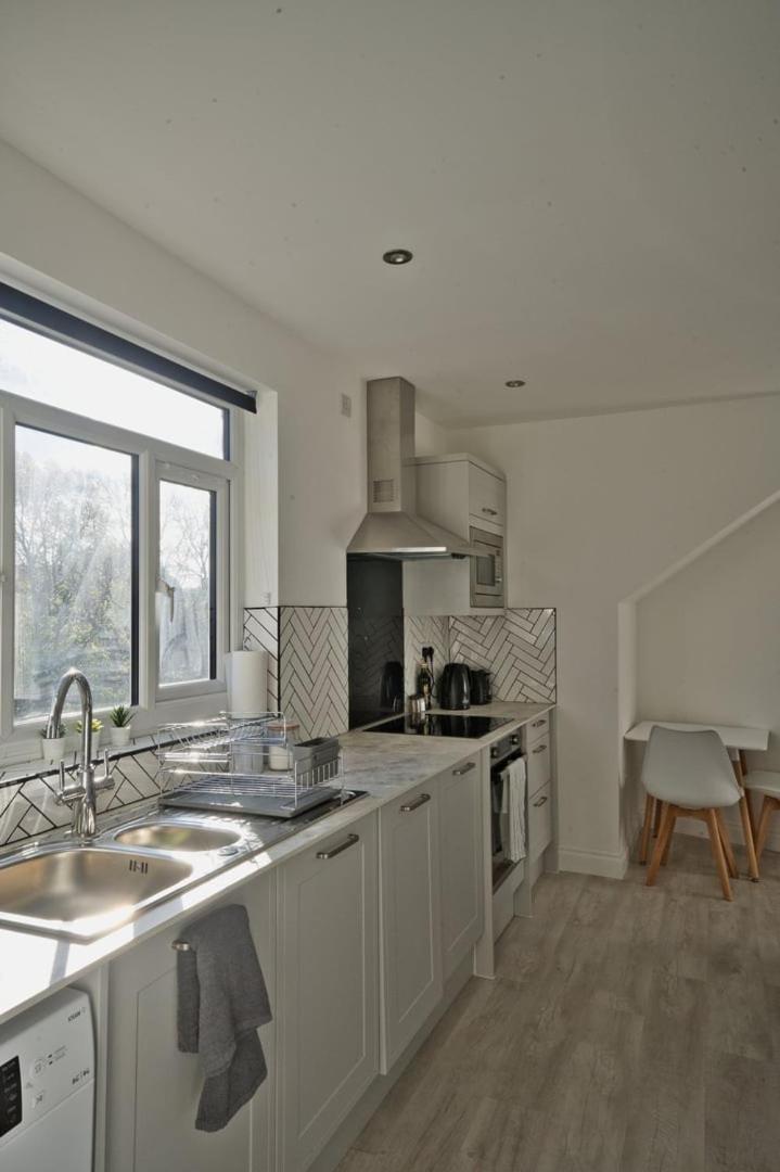 GuestReady - Comfortable Leeds City Apartment - Housity