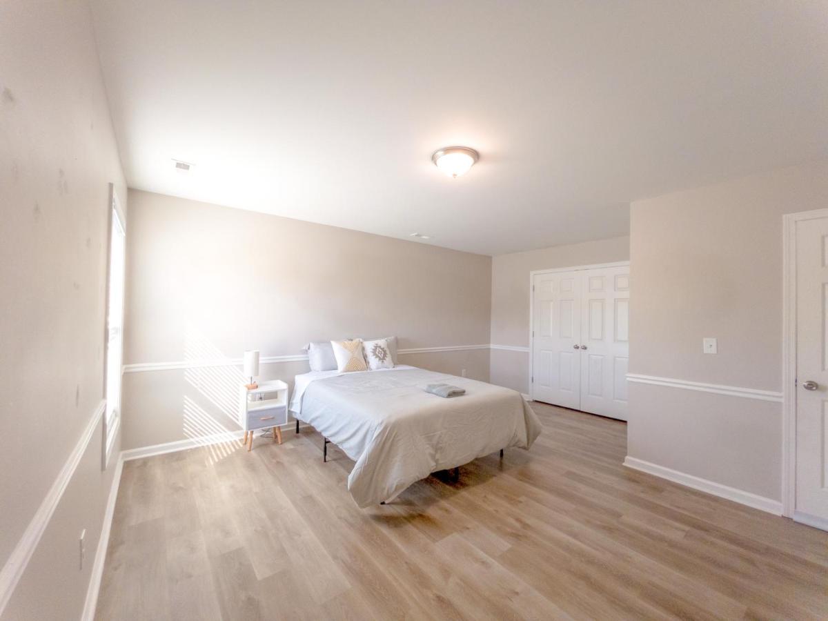 Home in Raleigh(queen size bed)C - Housity