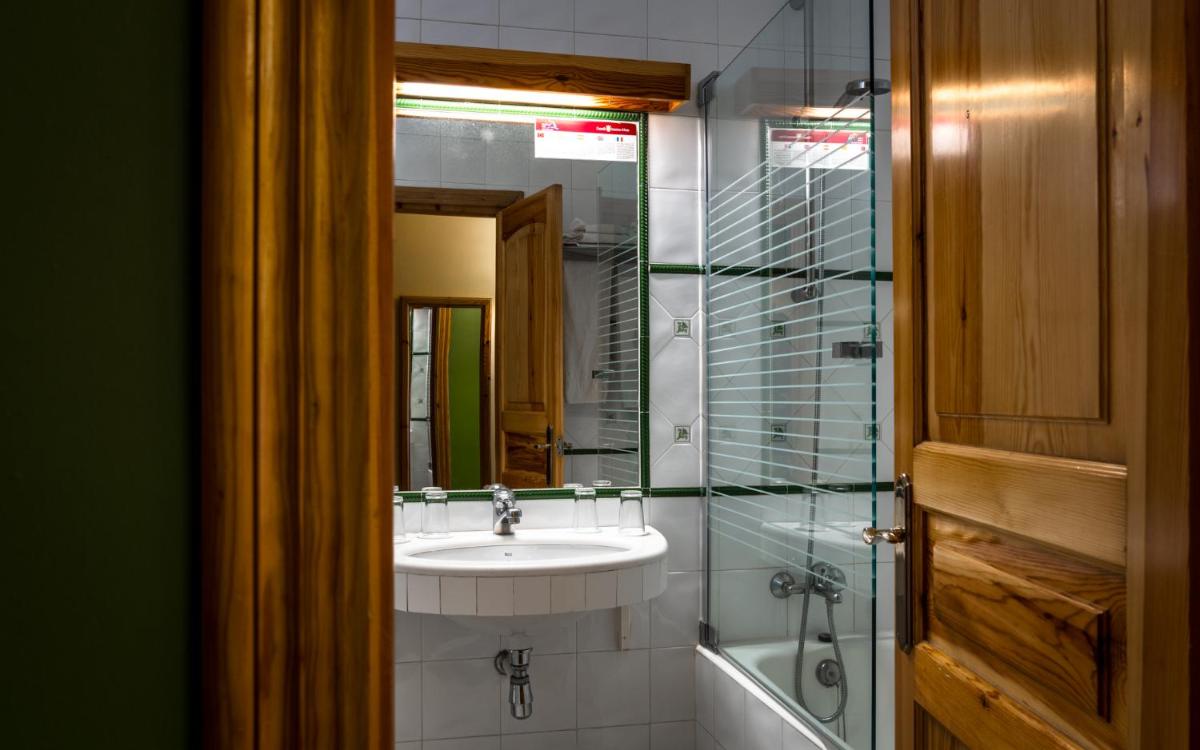 Un baño de Hotel Aran La Abuela