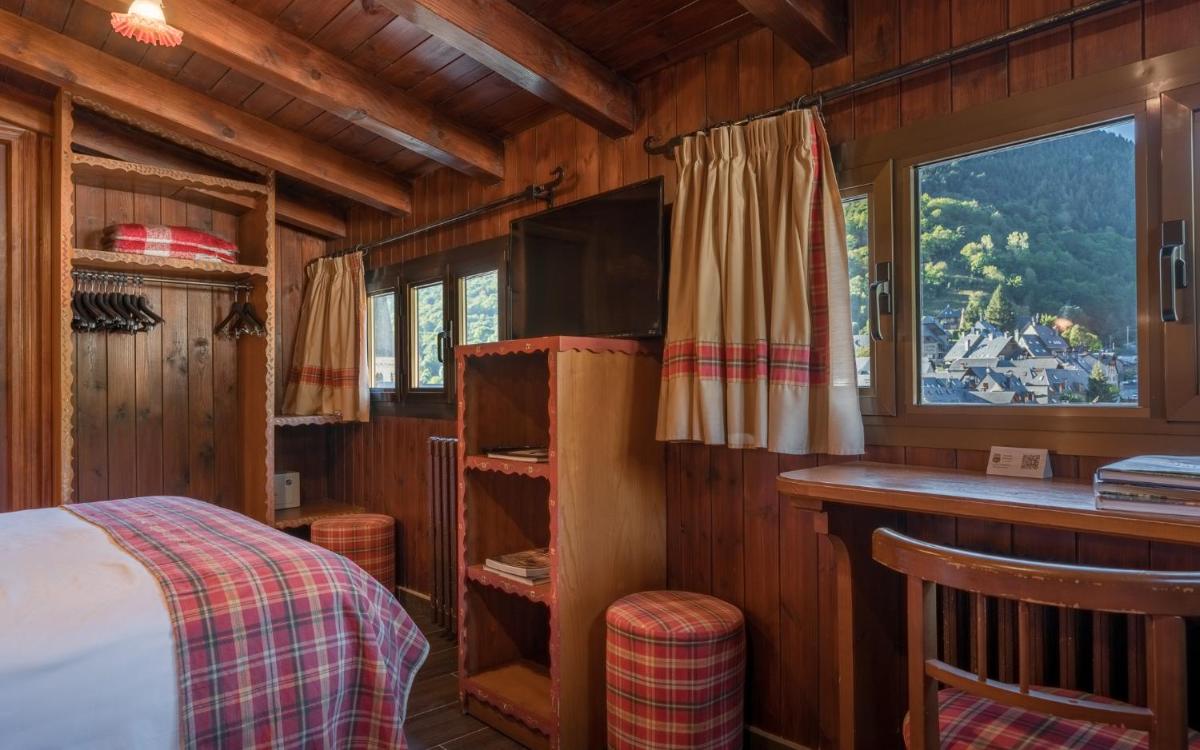 Hotel Aran La Abuela - Housity