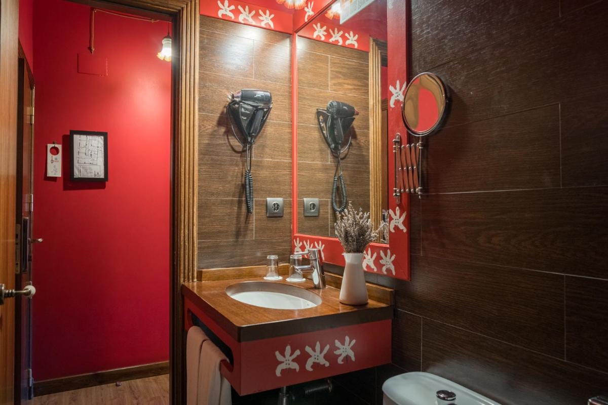 Un baño de Hotel Aran La Abuela