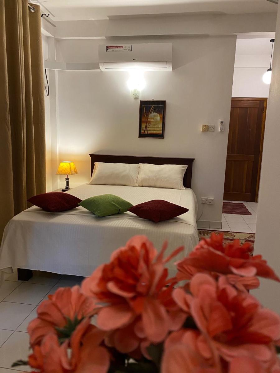 Sunshine Holiday Home at Wattala - Housity