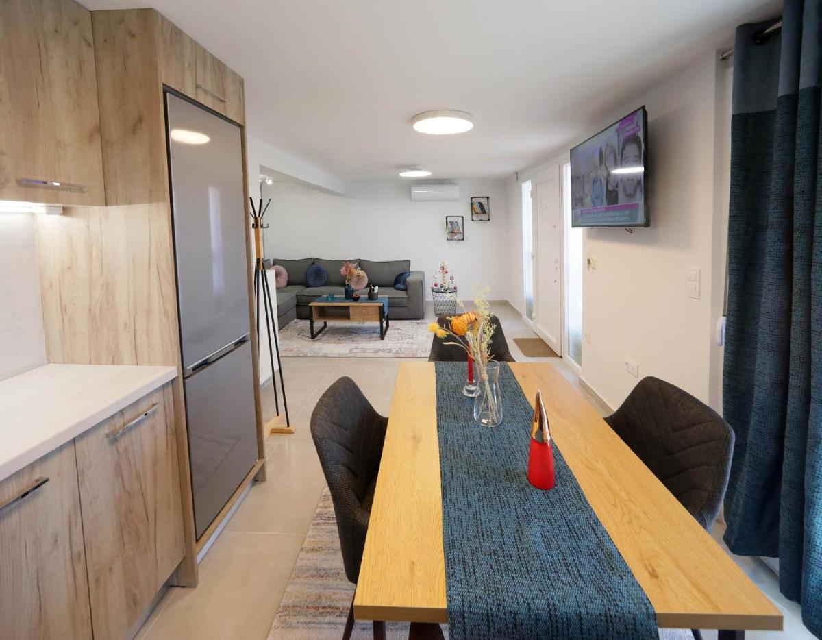 Cozy Like Home - Housity