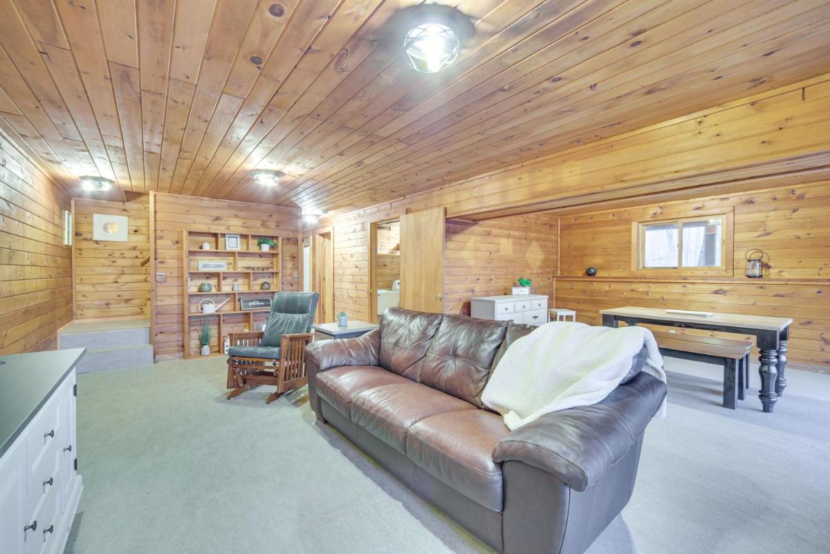 Cozy Wisconsin Cabin with Deck, Kayaks and Lake Views! - Housity