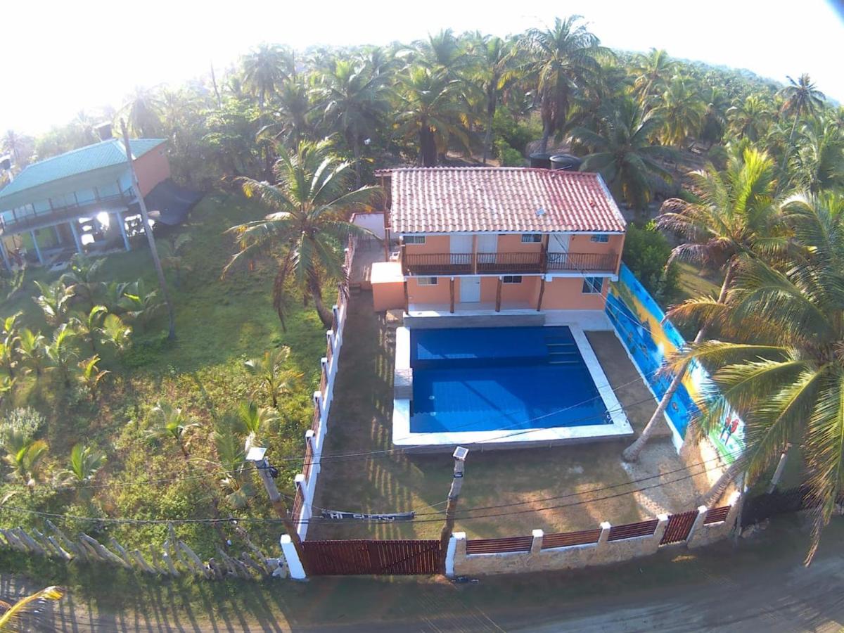 Cabaña frente al mar en moñitos córdoba - Housity