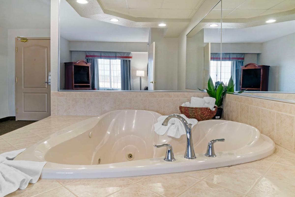 The Grand Select - Housity