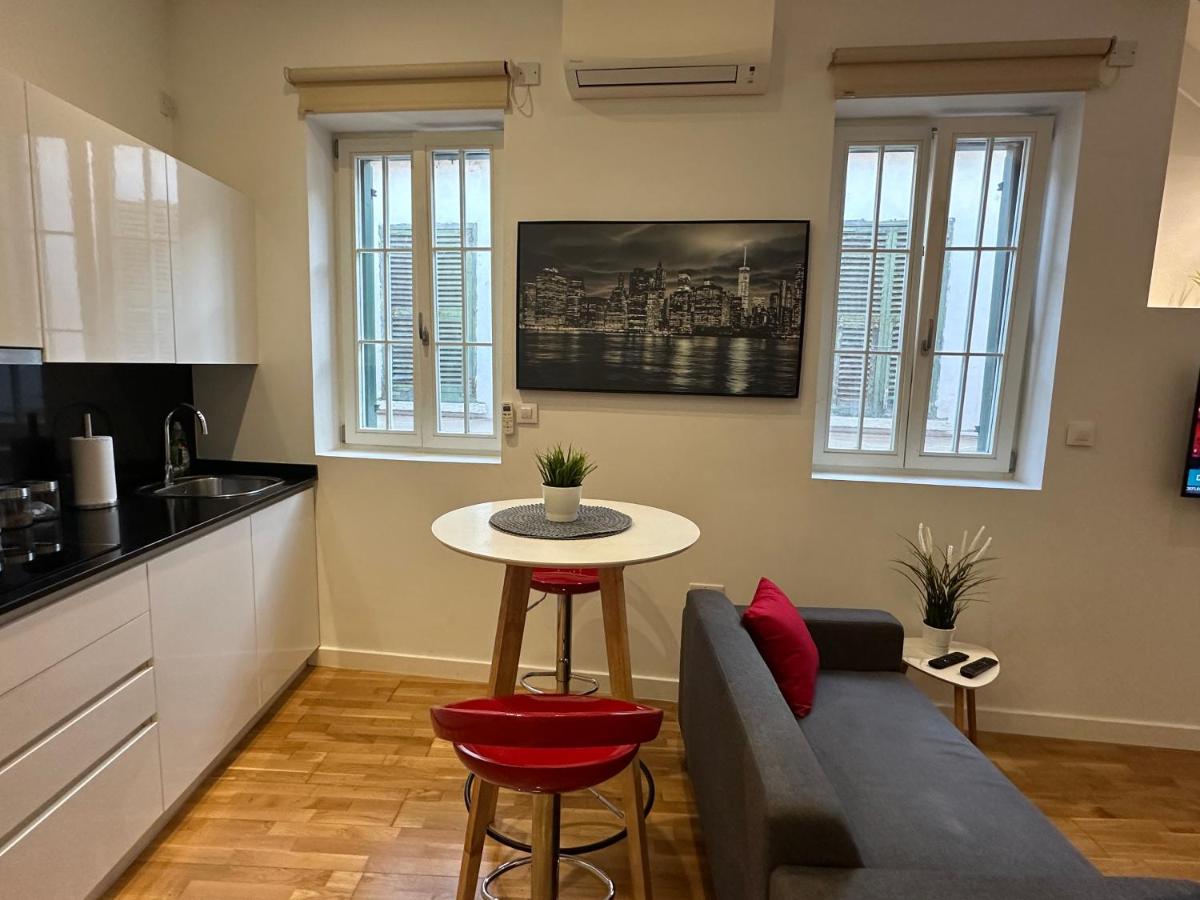 Moda Gibraltar - Central Location - Housity