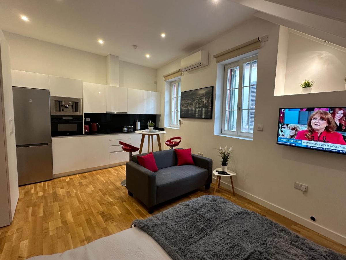 Moda Gibraltar - Central Location - Housity