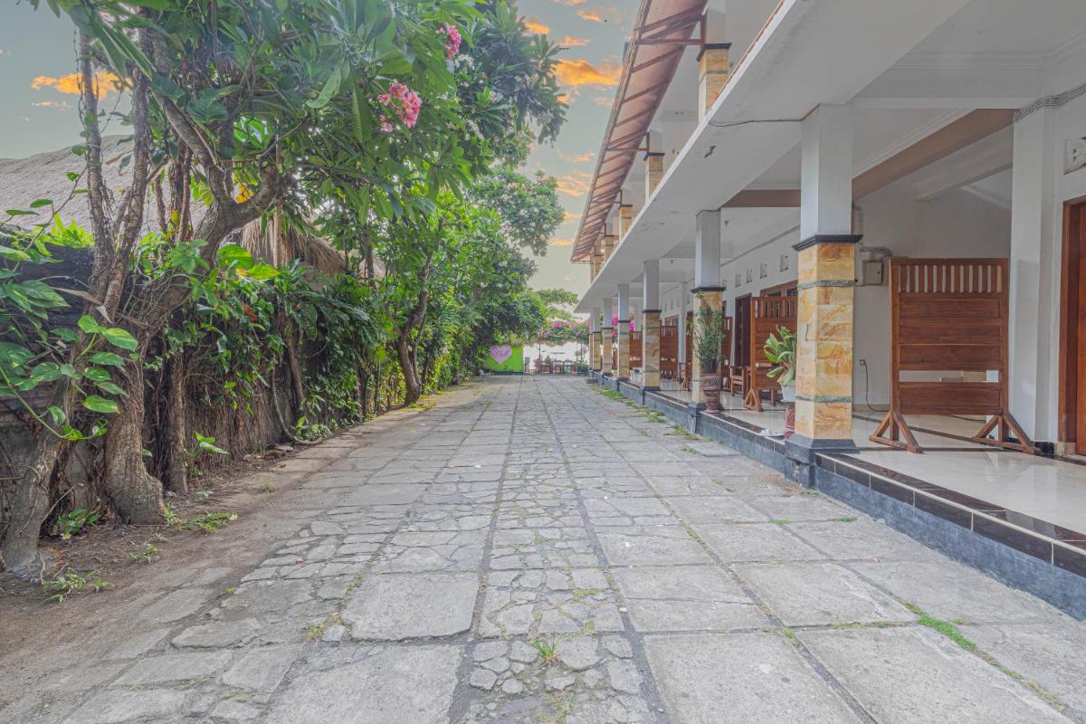 Transit Inn Senggigi - Housity