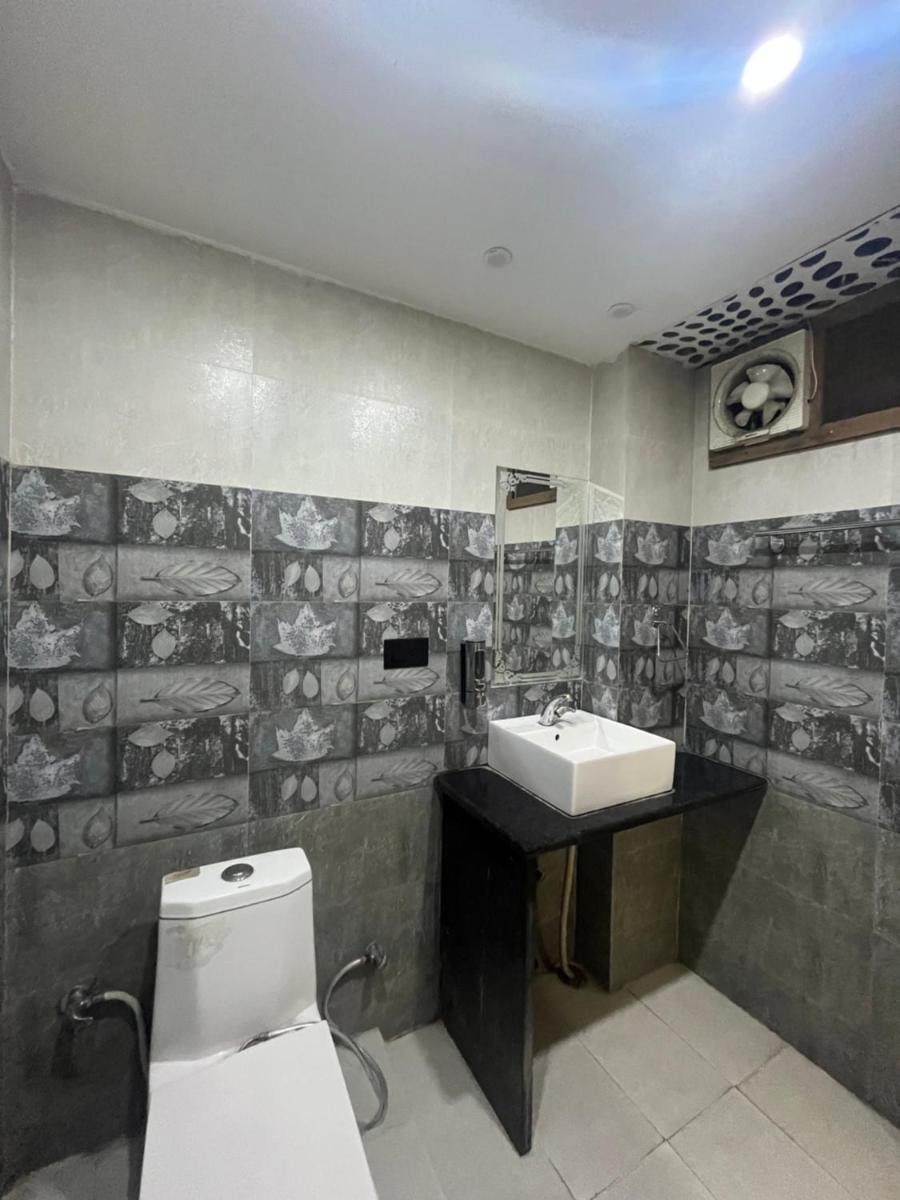 Hotel Gurudev Palace - Housity