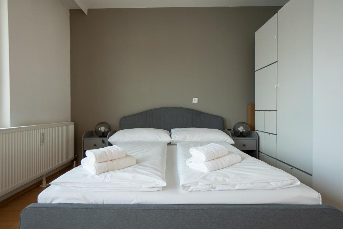 Apartment with a private terrace located right near Belvedere Castle, 15 minutes away from Stephansdom - Housity
