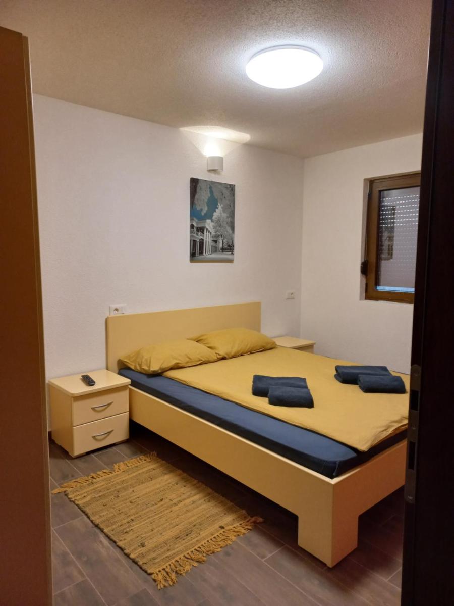 Etno selo Rasinski Lug - Housity