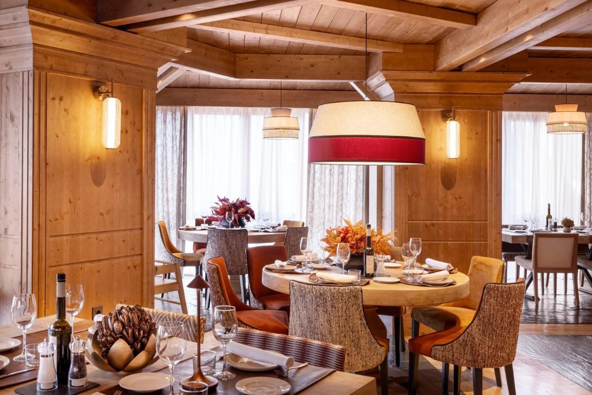 Un restaurante o sitio para comer en Eurostars La Pleta