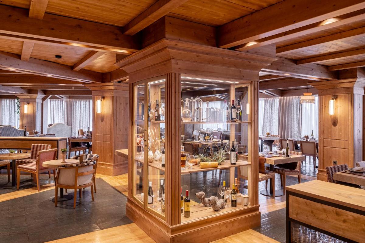 Un restaurante o sitio para comer en Eurostars La Pleta