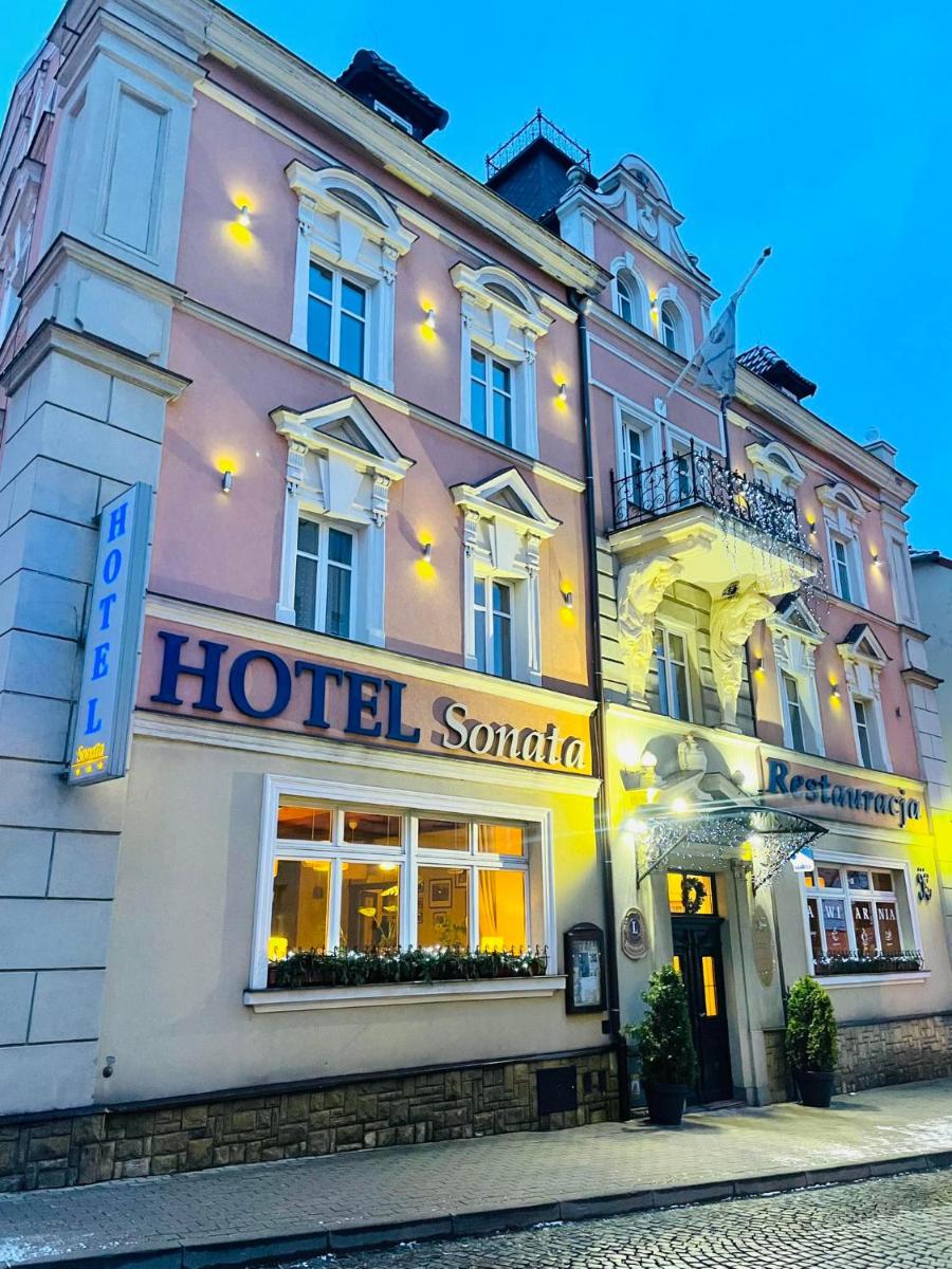Hotel SONATA - Housity