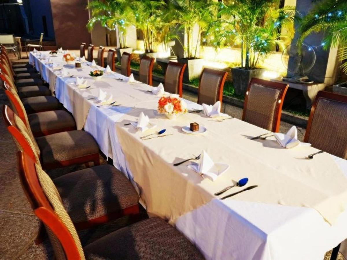 Songphanburi Hotel - Hizvo