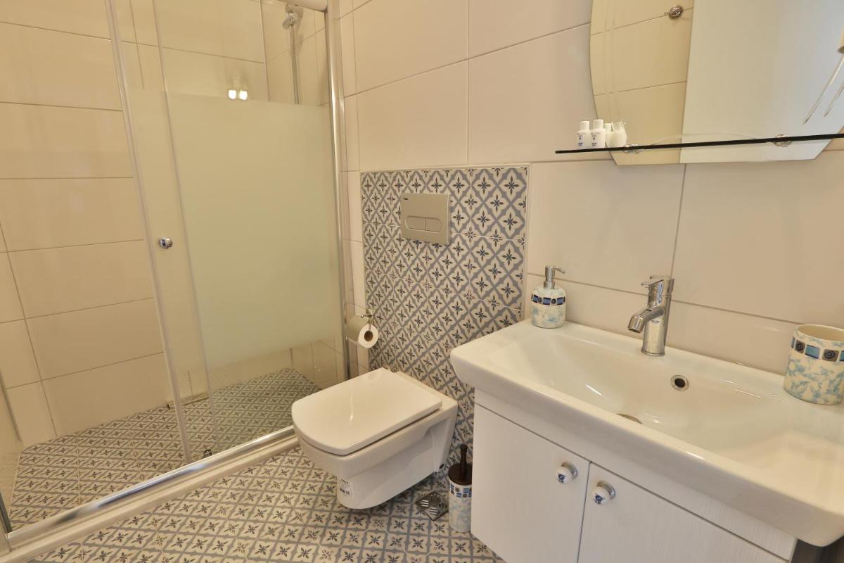 Emre Hotel 10Oda - Housity