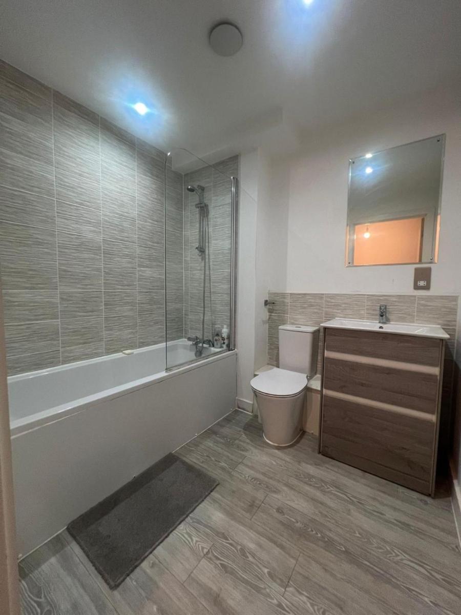 Lovely 1 Bed Apt MCR/SALFORD - Housity
