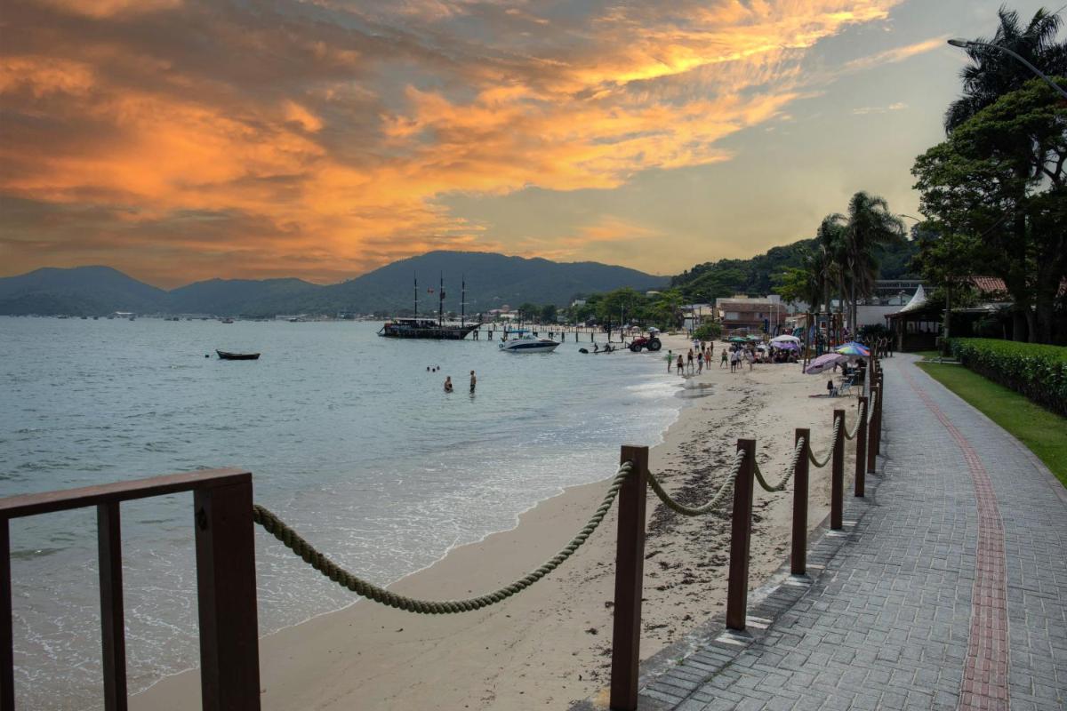 Container Guest House - Housity