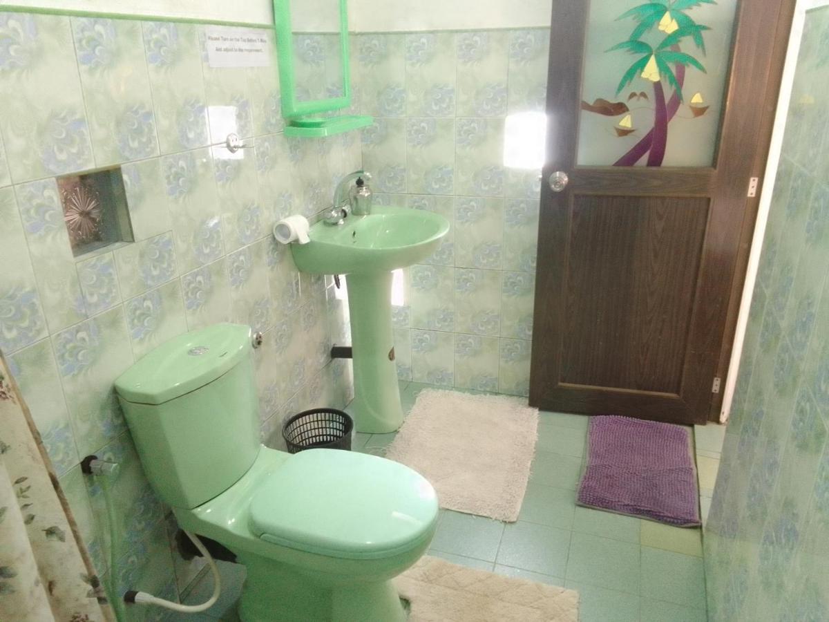 Red wood Inn - Housity