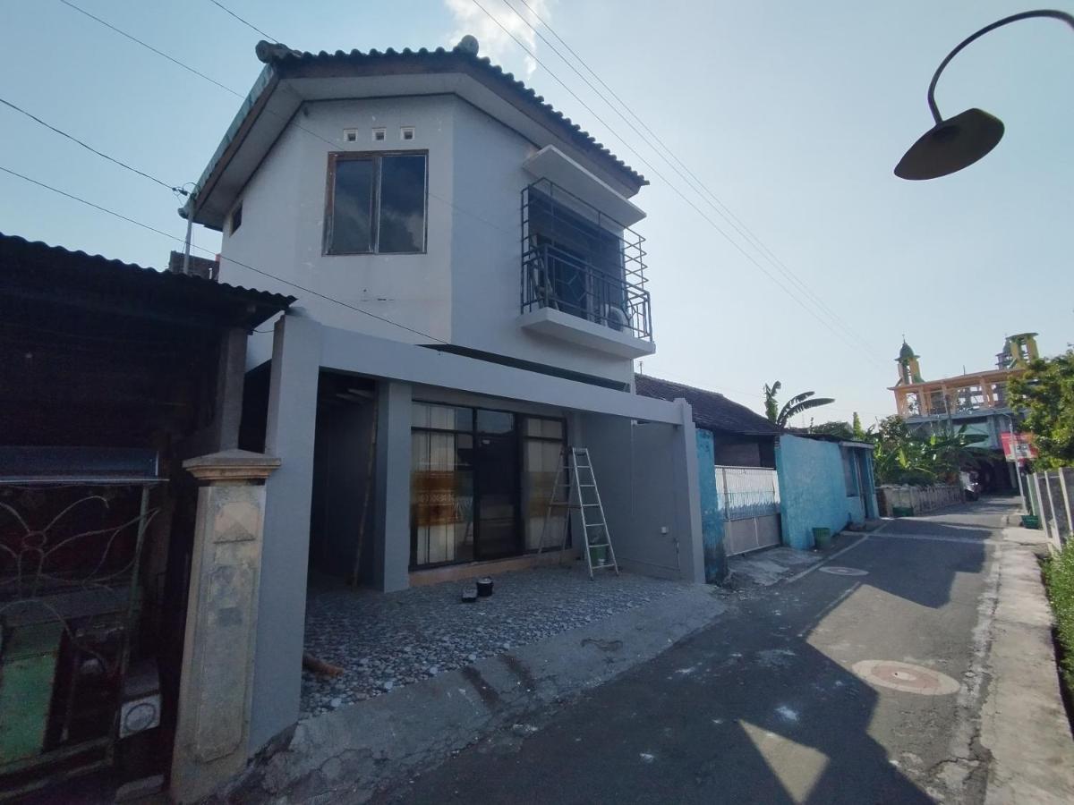 RedDoorz at DeAmartaLoka Colomadu Solo - Housity