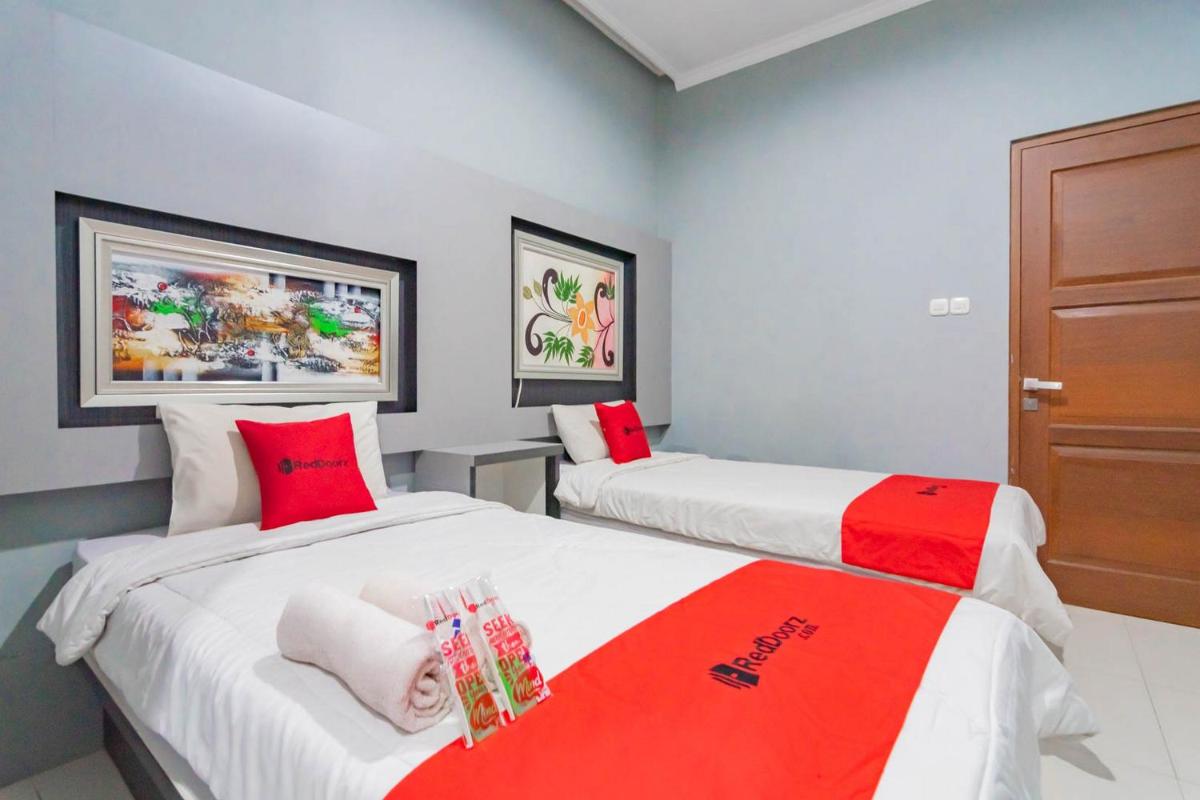 RedDoorz Resort Premium @ Sangkan Hurip Kuningan - Housity