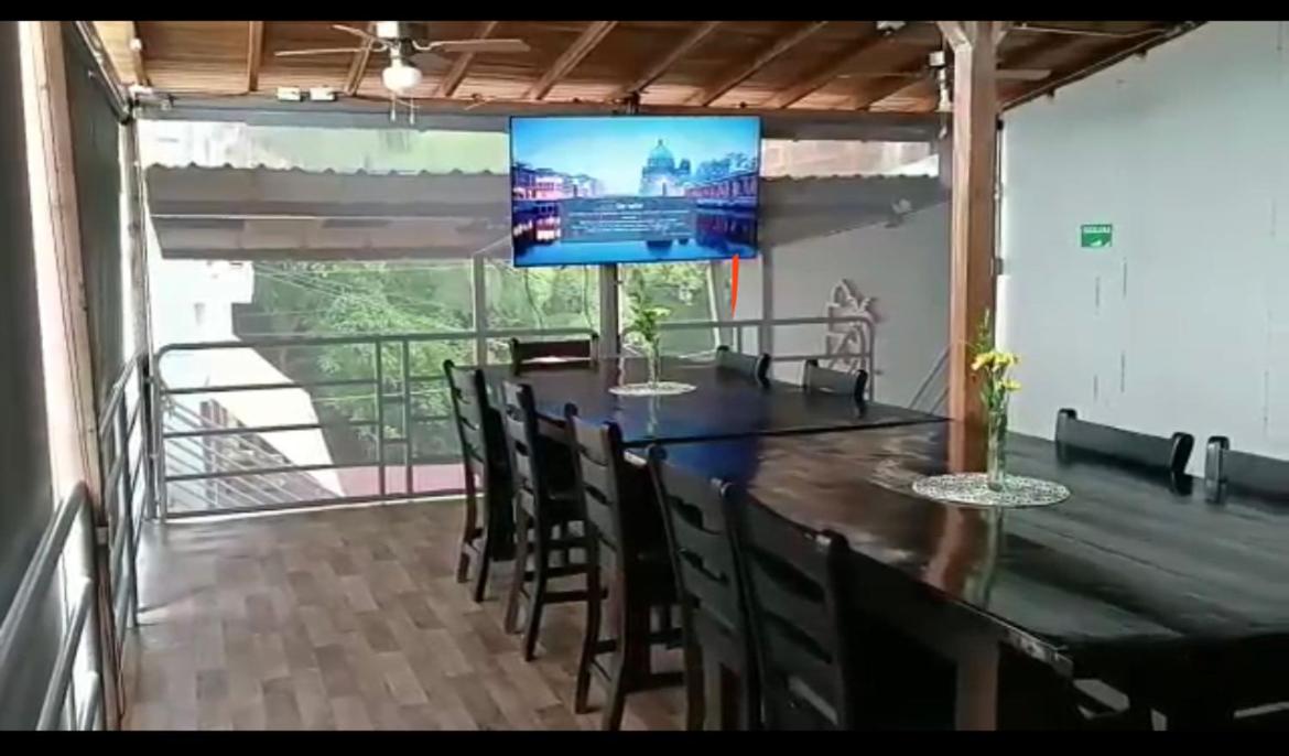 Cucaña Hotel - Housity