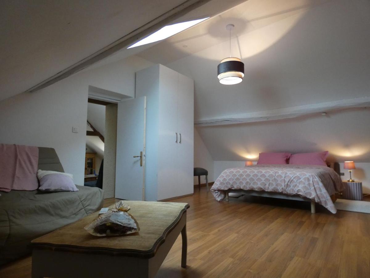 Gîte Rénové avec Jardin Clos et Terrasse - Idéal Familles/Amis, Eure-et-Loir, Proche Nogent le Rotrou - FR-1-581-104 - Housity