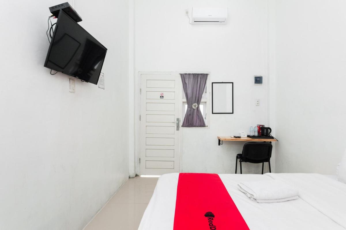 RedDoorz Syariah near RSUD Zainoel Abidin Banda Aceh - Housity