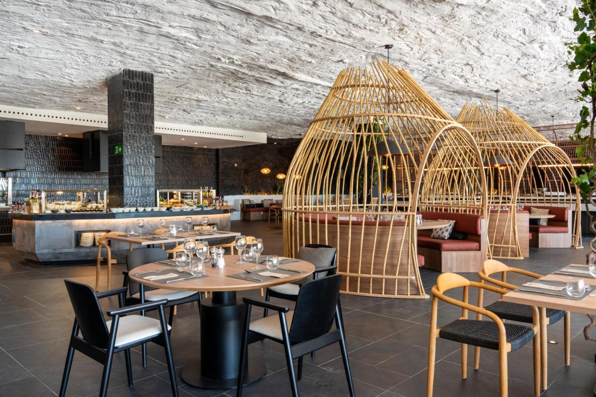 Un restaurante o sitio para comer en Barceló Playa Blanca