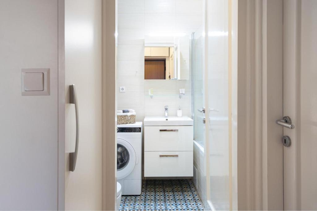 Lea and Maks's City Apartment URBAN STAY - Housity
