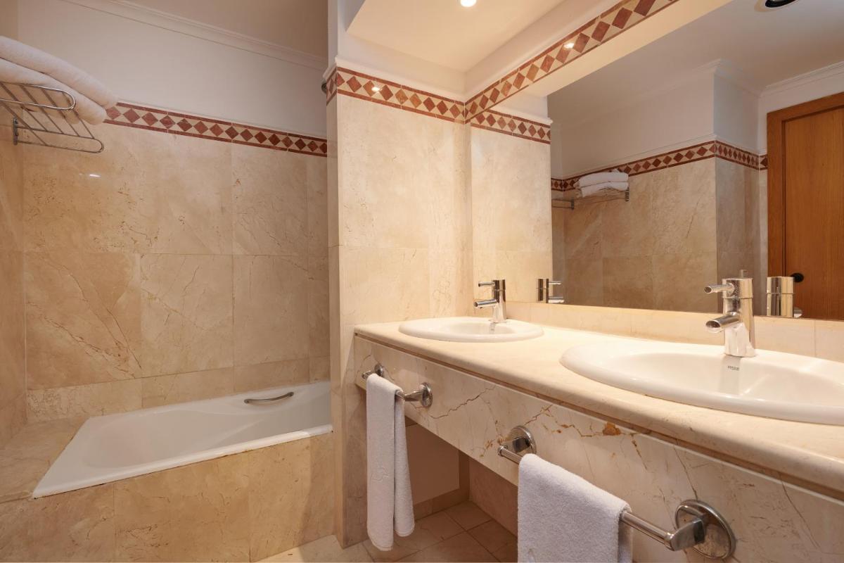 Un baño de Grupotel Gran Vista & Spa
