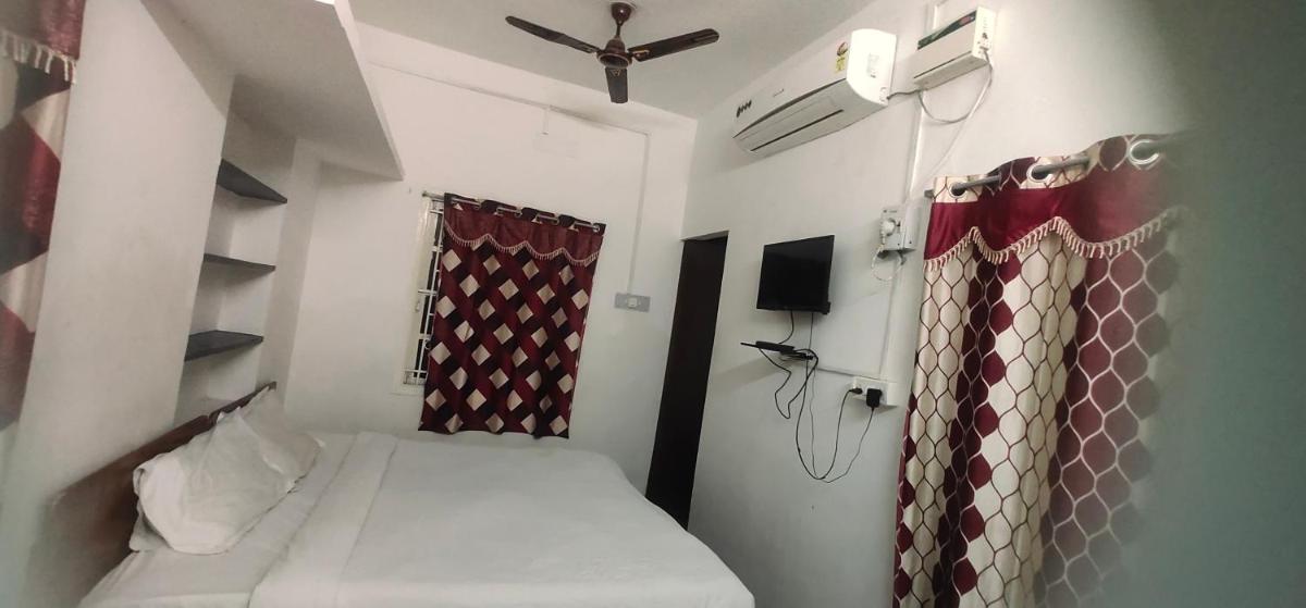 Suitetrails - New Lakshmi Narayana Residency