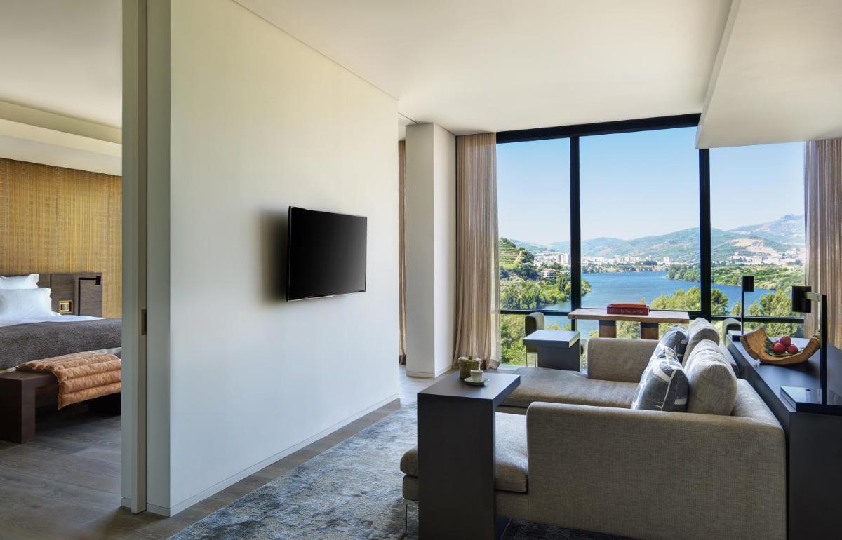 Uma televisão e/ou sistema de entretenimento em Six Senses Douro Valley