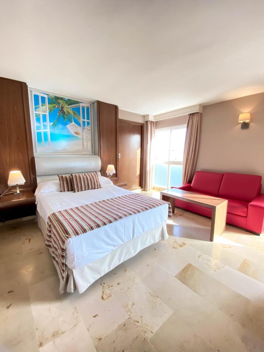 Cama o camas de una habitación en MS Aguamarina Costa del Sol