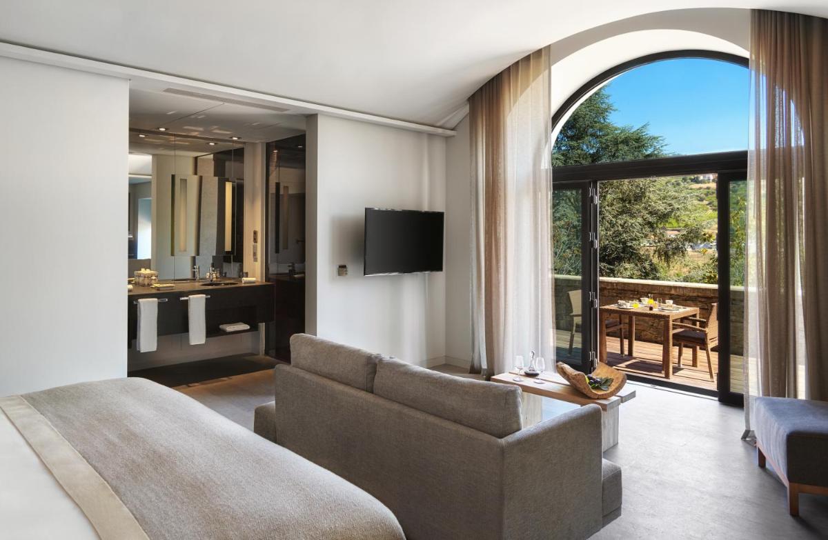Uma televisão e/ou sistema de entretenimento em Six Senses Douro Valley