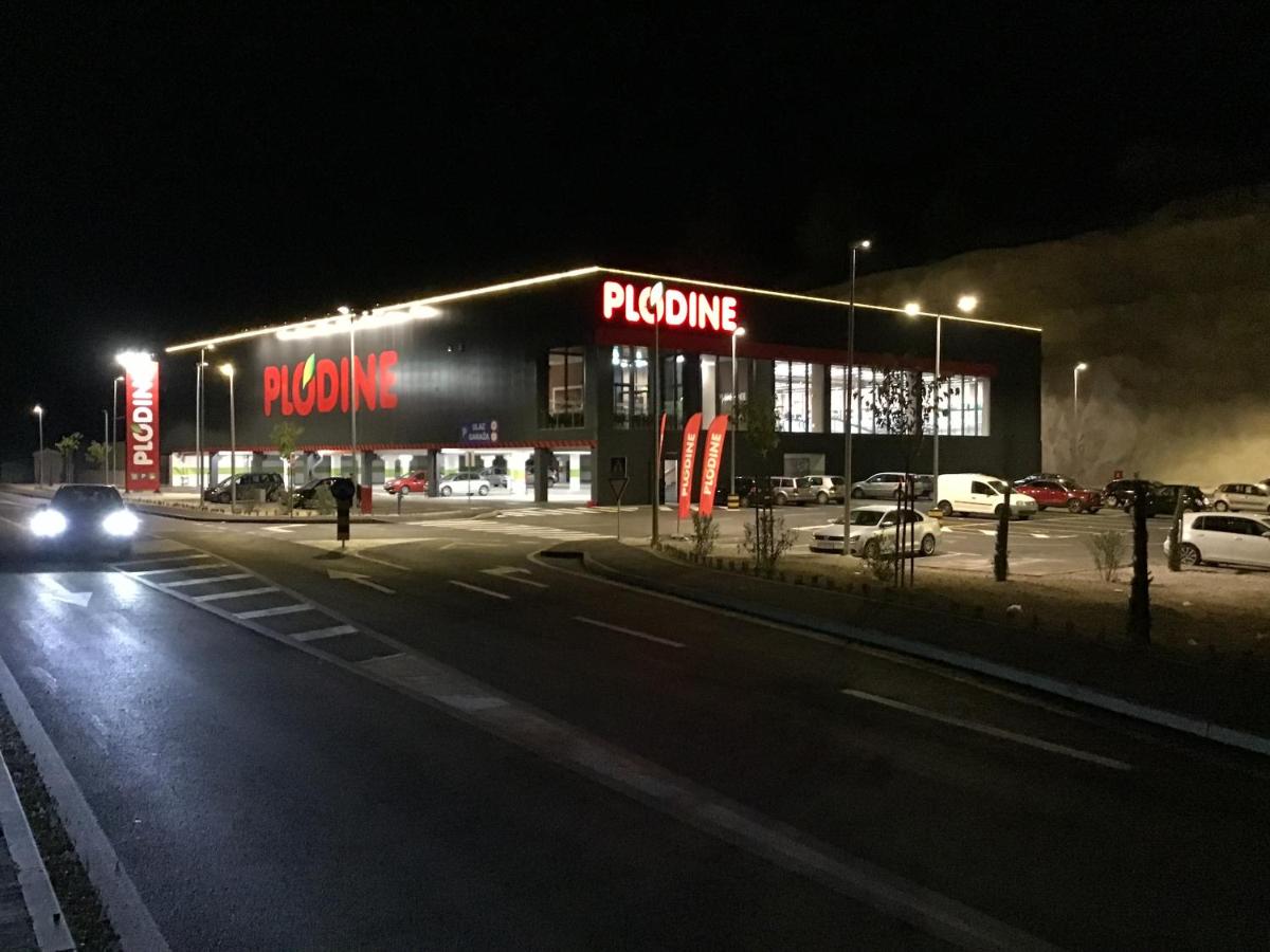 Villa Dinastija - Housity