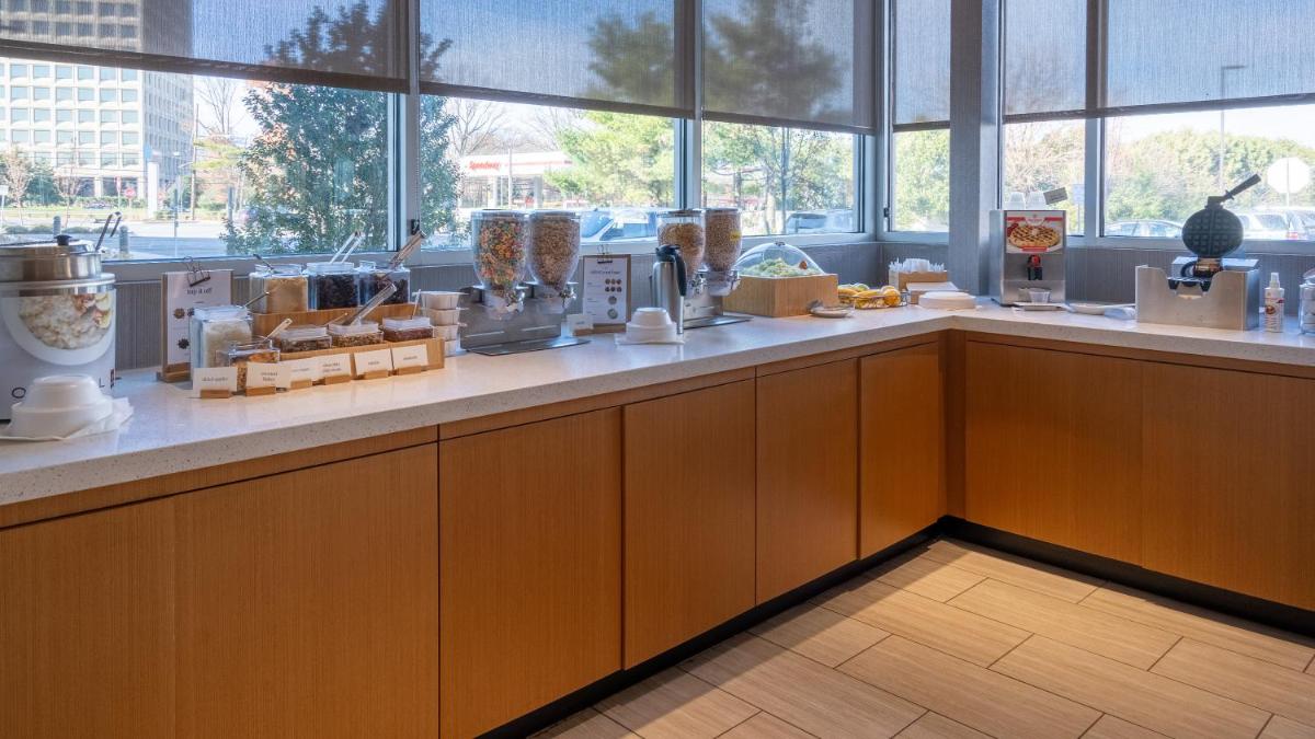 SpringHill Suites by Marriott Woodbridge - Housity