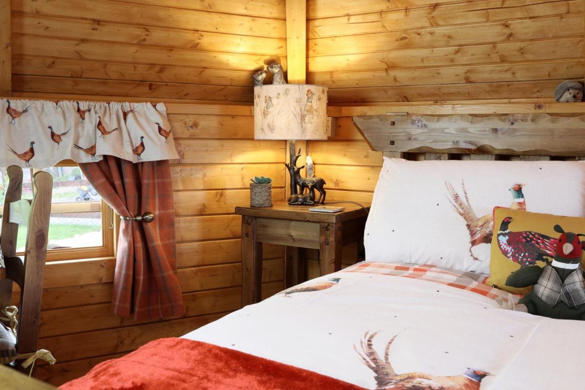 ELSAY MAY Luxury Hot Tub Lodges exclusively for couples over 25yrs and dog friendly - Housity