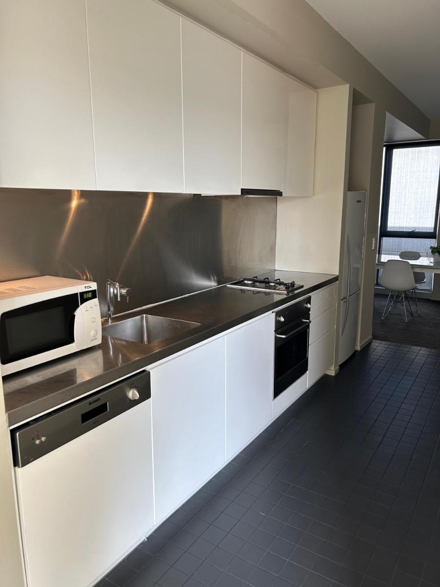 Adele Apartment Hotel East Melbourne - Housity